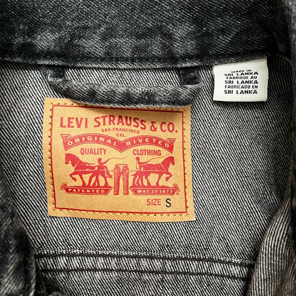 Levi’s Black Denim Original Trucker Jacket - Picture 2 of 4